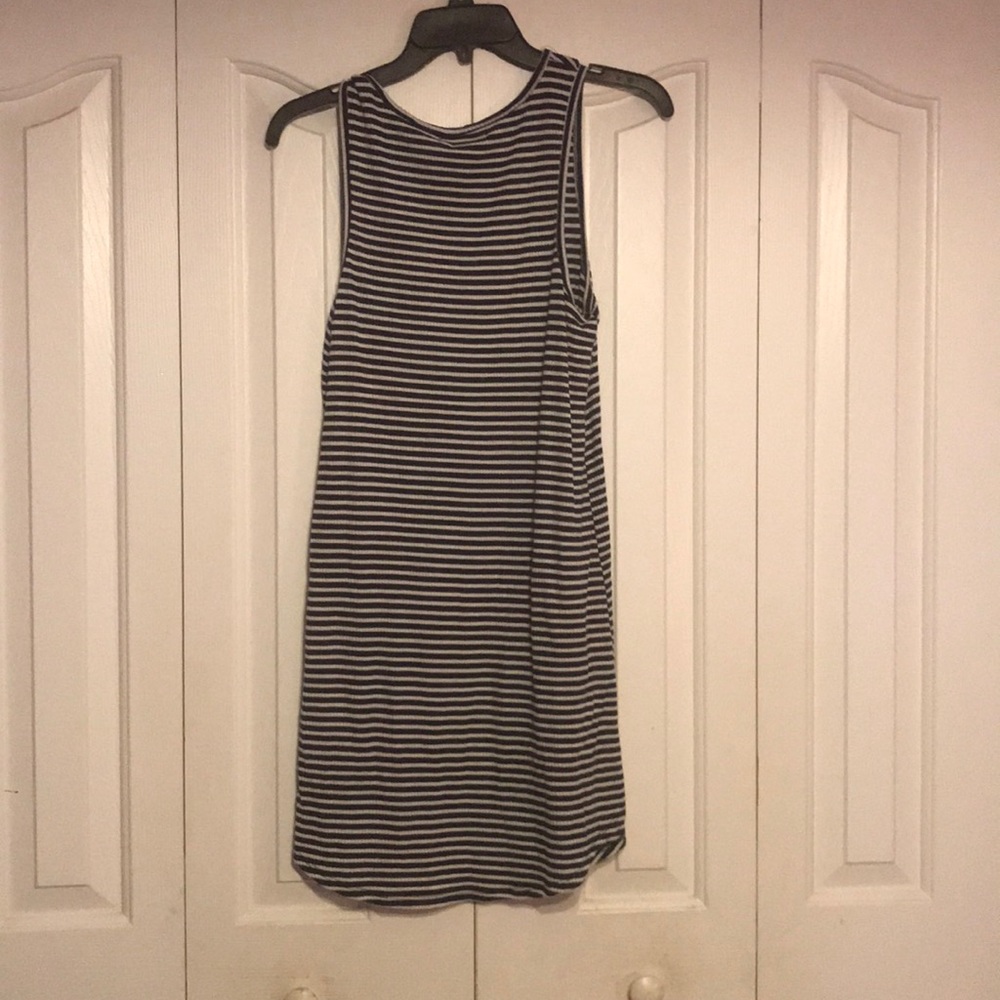 Dress - Picture 4 of 4